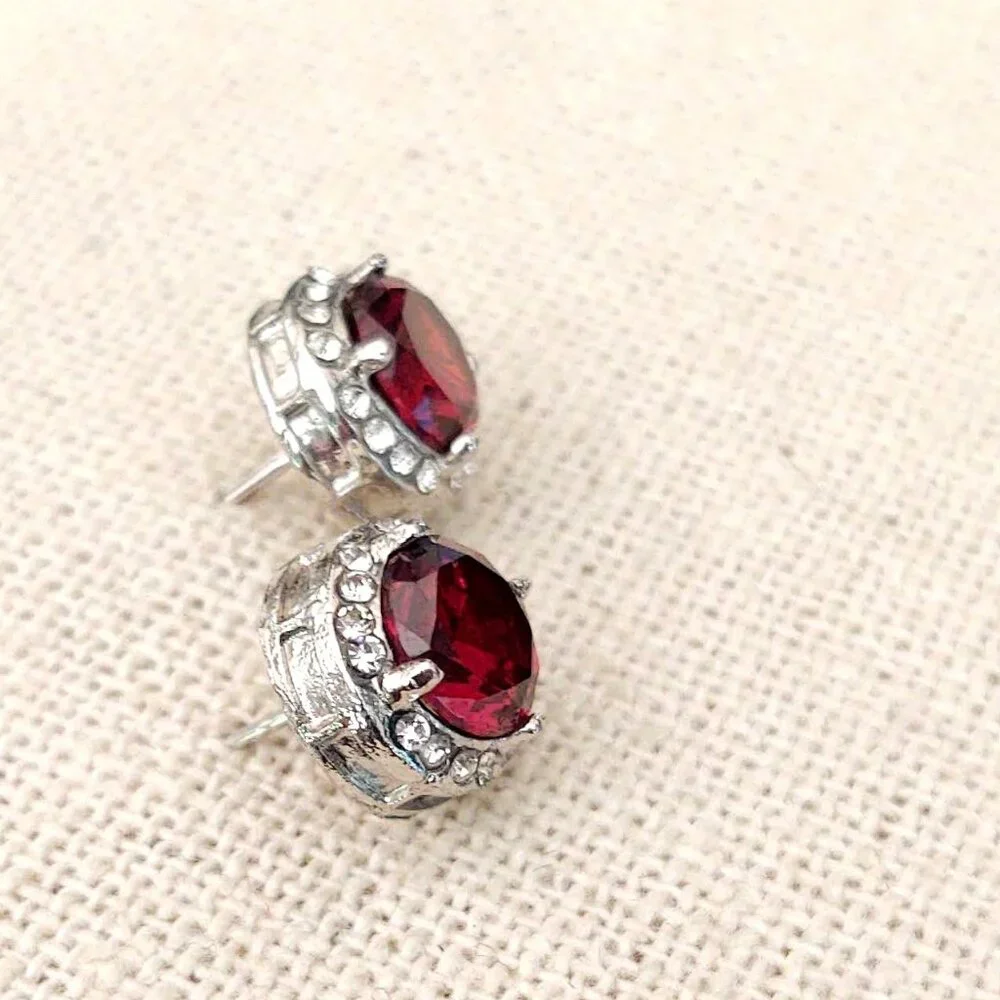 Faux ruby and diamond stud earrings - Picture 6 of 9